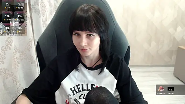 Snapshot of MistyDark chatting on 10/10/25, 10:25 MistyDark online show from 10/10/25, 10:25