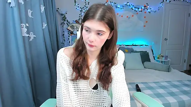 Zoe Vee online show from 10/28/25, 03:32