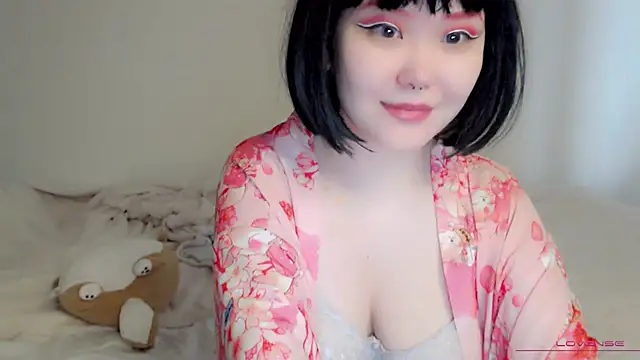 Snapshot of tsunade_chan chatting on 10/08/25, 05:16 tsunade chan online show from 10/08/25, 05:16