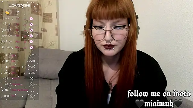 mia  yui online show from 10/23/25, 03:55