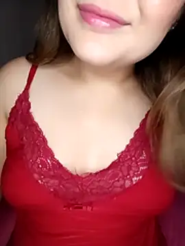 Snapshot of morenaq chatting on 11/15/25, 05:20 morenaq online show from 11/15/25, 05:20