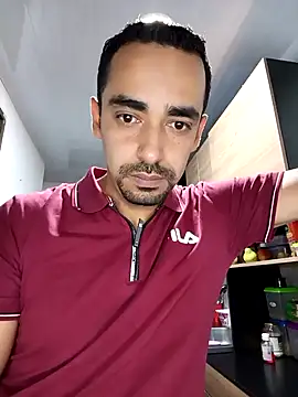 stivenlujan69 online show from 10/05/25, 01:48