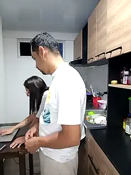 stivenlujan69 online show from 10/07/25, 12:30