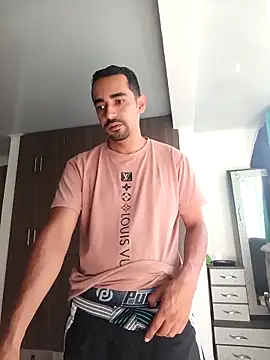 stivenlujan69 online show from 11/21/25, 01:21