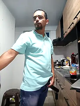 stivenlujan69 online show from 01/07/26, 03:09