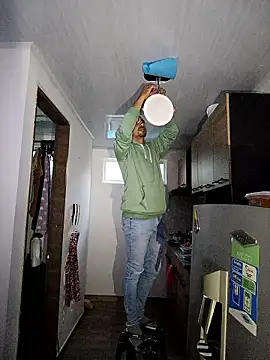 stivenlujan69 online show from 01/15/26, 10:57