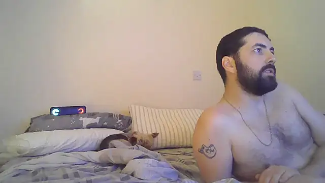 Snapshot of str8matesirishoz chatting on 10/17/25, 01:31 str8matesirishoz online show from 10/17/25, 01:31