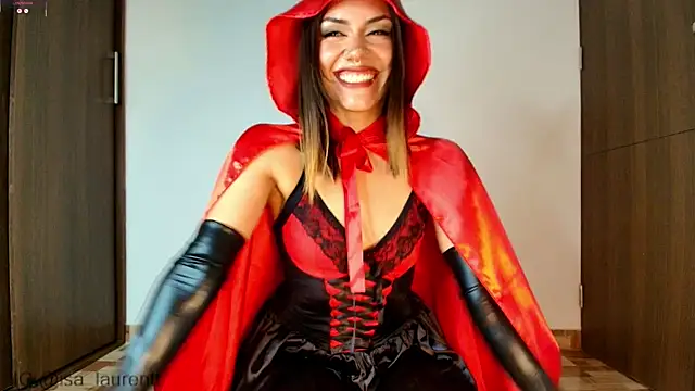 Snapshot of Isa_laurentt_ chatting on 10/31/25, 11:06 Isa laurentt online show from 10/31/25, 11:06