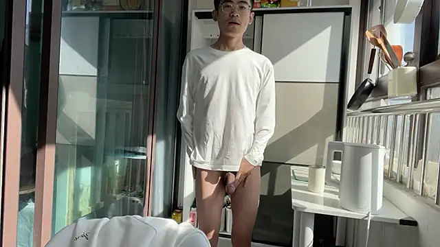 Snapshot of cily chatting on 11/24/25, 02:44 cily online show from 11/24/25, 02:44