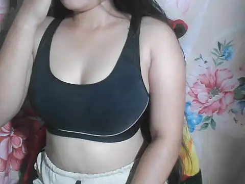 Katie Winslet online show from 10/11/25, 12:43