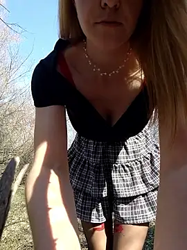 YOOUR EVAA online show from 04/01/26, 08:59