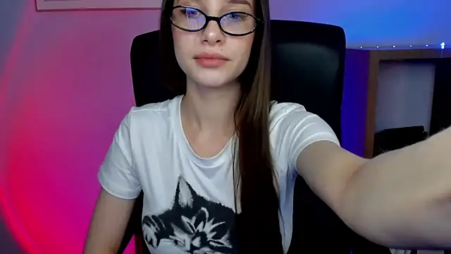 LuxMaya online show from 02/12/26, 08:09