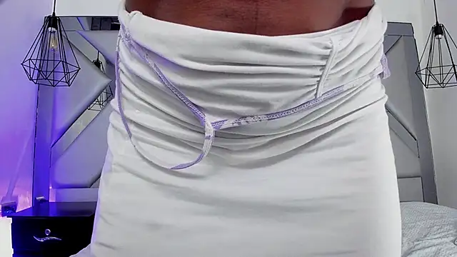 Lorenn Hill online show from 12/14/25, 01:05