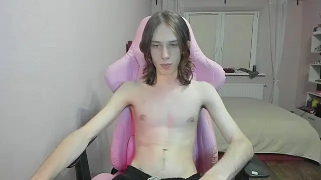 Snapshot of eleganc3 chatting on 11/22/25, 08:52 eleganc3 online show from 11/22/25, 08:52