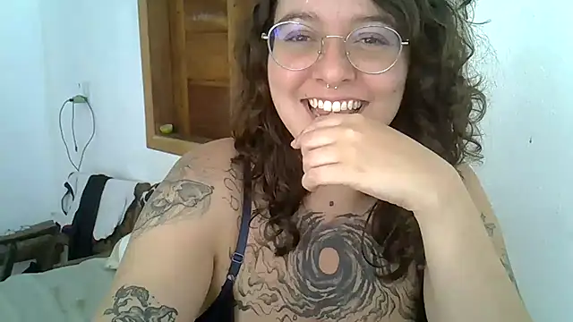 Blue Liz online show from 11/15/25, 06:59