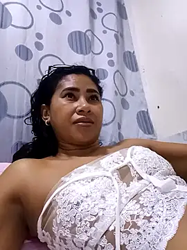 PERLA BLACK  online show from 10/13/25, 10:48