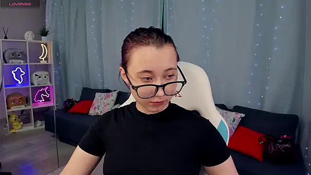 ClaraParks online show from 12/01/25, 07:08