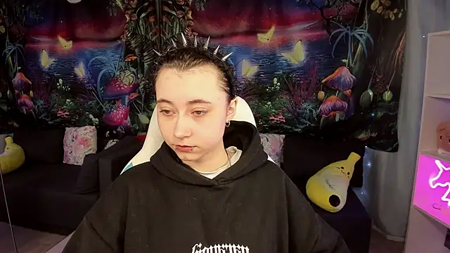 ClaraParks online show from 04/13/26, 06:35