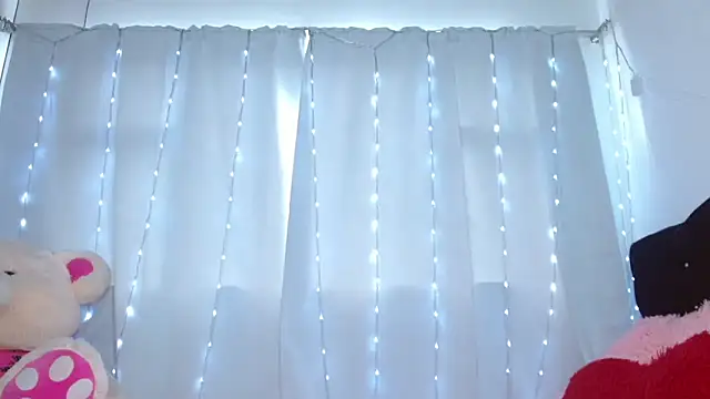 Charlothe Wright online show from 03/15/26, 04:24