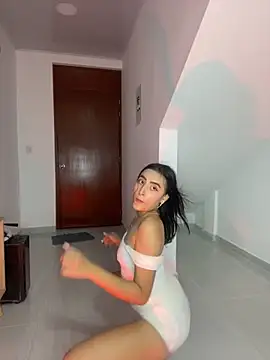 Snapshot of Lily__18 chatting on 11/14/25, 03:16 Lily 18 online show from 11/14/25, 03:16