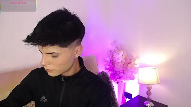 Dulcey  online show from 09/25/25, 03:43