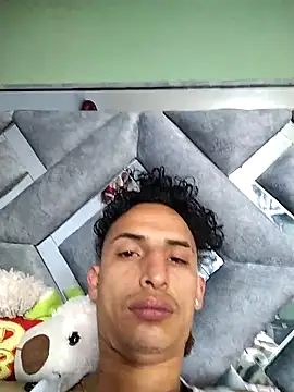 Snapshot of Dani22cmhot chatting on 10/26/25, 01:06 Dani22cmhot online show from 10/26/25, 01:06