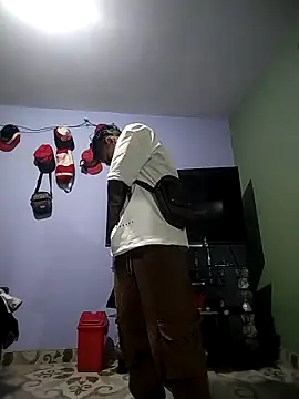 Snapshot of Dani22cmhot chatting on 12/21/25, 06:31 Dani22cmhot online show from 12/21/25, 06:31