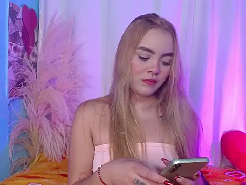 Snapshot of Miaa_rosses3 chatting on 10/01/25, 11:44 Miaa rosses3 online show from 10/01/25, 11:44