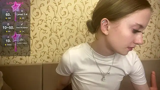 kittywithu online show from 09/17/25, 04:52