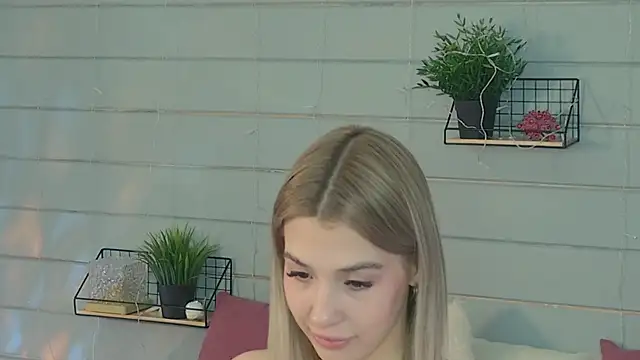 Bella svon online show from 05/16/26, 10:36