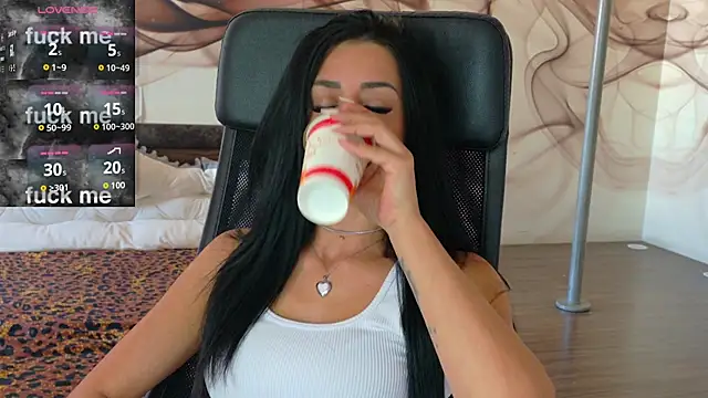 NaomiScarlet online show from 09/09/25, 08:36