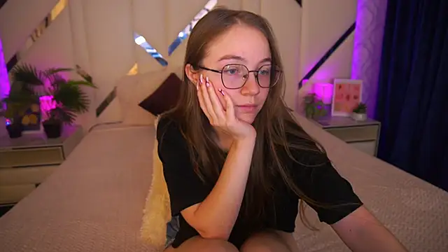 ArrinaWairr online show from 11/14/25, 08:57