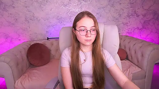 ArrinaWairr online show from 12/18/25, 09:04