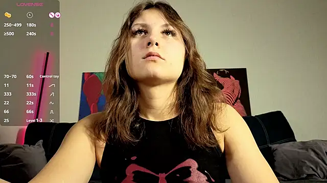 TrixiBell online show from 11/19/25, 04:56