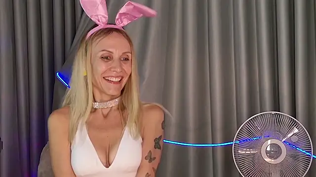 goddess kate   online show from 10/31/25, 08:26