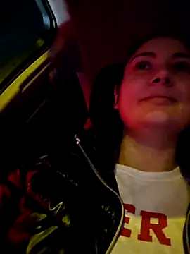 Snapshot of SaraViss20 chatting on 11/19/25, 07:47 SaraViss20 online show from 11/19/25, 07:47