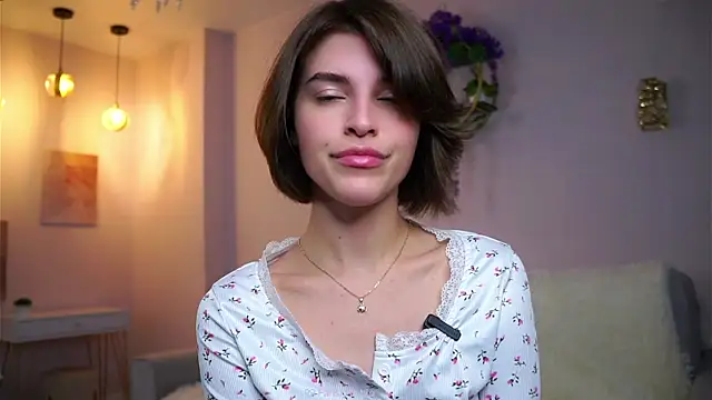 EleneButton online show from 10/26/25, 01:11