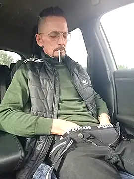 Snapshot of fabius720 chatting on 12/16/25, 10:53 fabius720 online show from 12/16/25, 10:53