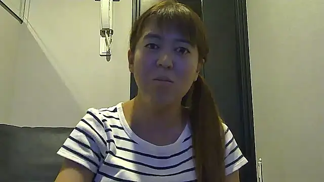 Snapshot of SAKI_saki_01 chatting on 09/10/25, 10:37 SAKI saki 01 online show from 09/10/25, 10:37