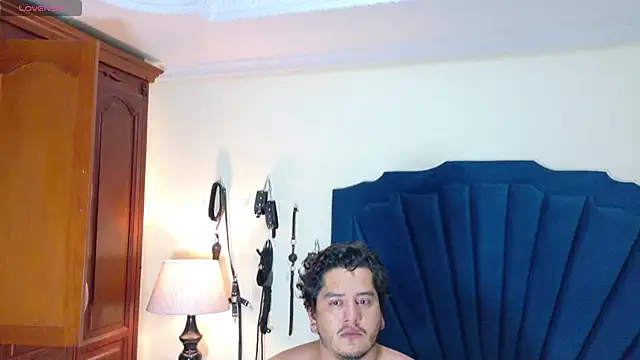 Snapshot of RoxyandAron2 chatting on 05/16/26, 11:57 RoxyandAron2 online show from 05/16/26, 11:57