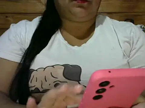 Snapshot of MARRENTINHA34 chatting on 10/10/25, 04:06 MARRENTINHA34 online show from 10/10/25, 04:06