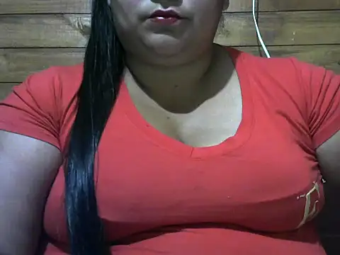 Snapshot of MARRENTINHA34 chatting on 10/20/25, 04:51 MARRENTINHA34 online show from 10/20/25, 04:51