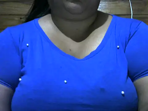 Snapshot of MARRENTINHA34 chatting on 11/26/25, 06:09 MARRENTINHA34 online show from 11/26/25, 06:09