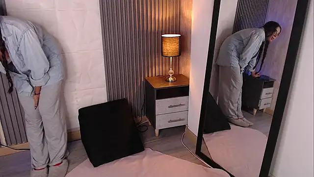 Snapshot of Bonnali_lune chatting on 10/29/25, 10:22 Bonnali lune online show from 10/29/25, 10:22