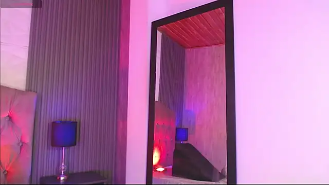 Snapshot of Bonnali_lune chatting on 11/13/25, 10:41 Bonnali lune online show from 11/13/25, 10:41