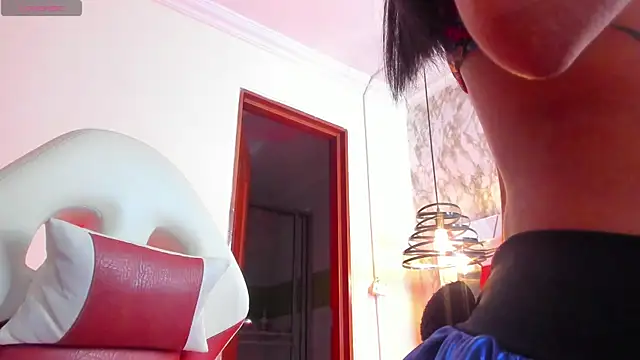 Snapshot of Sheilly_brown chatting on 11/20/25, 07:13 Sheilly brown online show from 11/20/25, 07:13