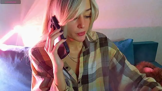 Snapshot of thief_of_hearts chatting on 09/10/25, 09:53 thief of hearts online show from 09/10/25, 09:53