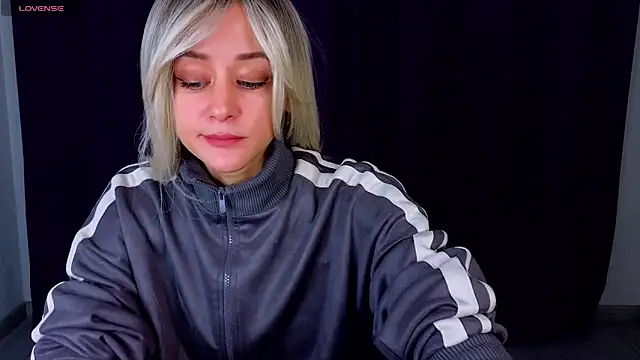 Snapshot of thief_of_hearts chatting on 10/03/25, 11:46 thief of hearts online show from 10/03/25, 11:46