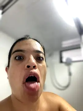 JuanitaMore01 online show from 10/19/25, 07:47