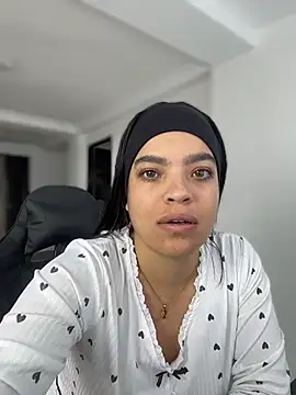 JuanitaMore01 online show from 03/29/26, 07:25